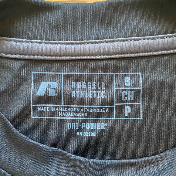 Never worn 2018 college men’s World Series tee - Picture 2 of 3